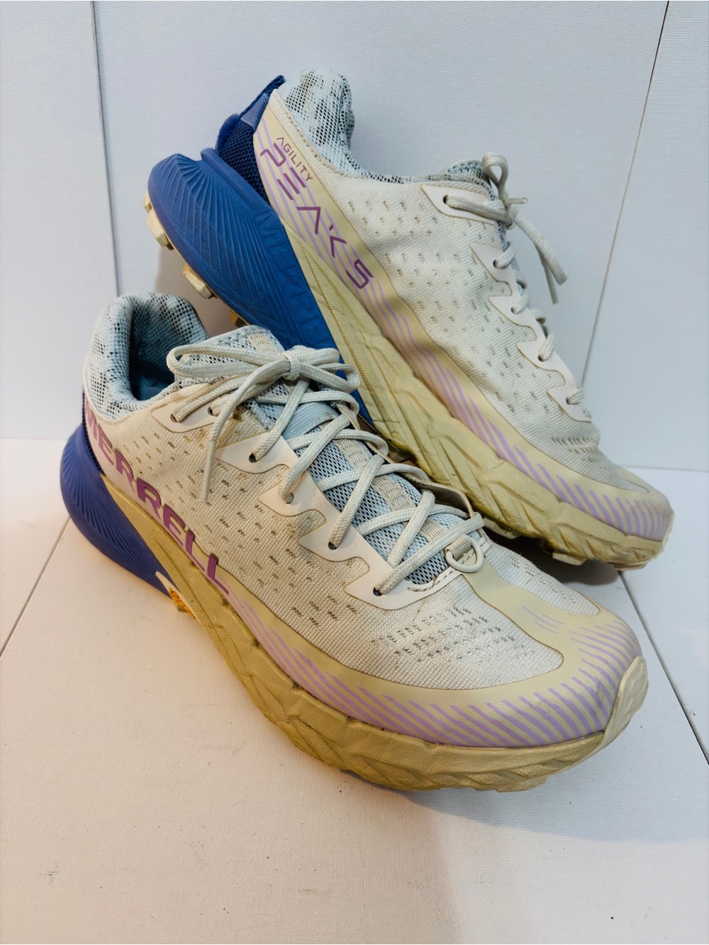 Merrell Women's Agility Peak 5 Trail Runners Purple & Cream size 9.5